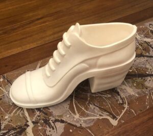 Shimon Okshteyn: White Shoe